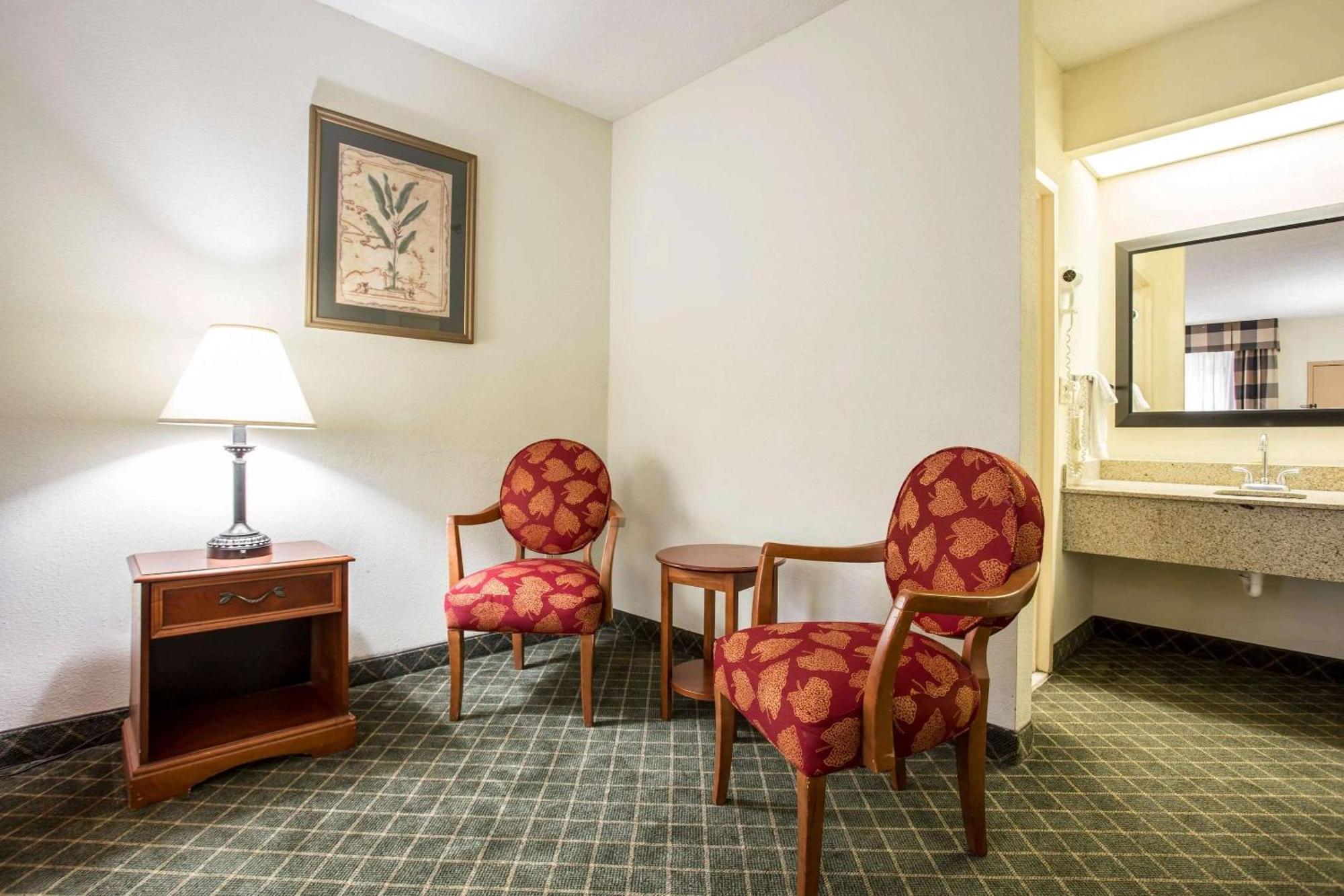 Clarion Inn & Suites Aiken South Zewnętrze zdjęcie