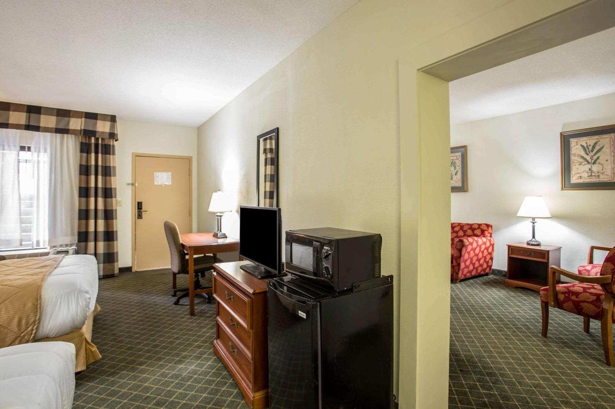Clarion Inn & Suites Aiken South Zewnętrze zdjęcie