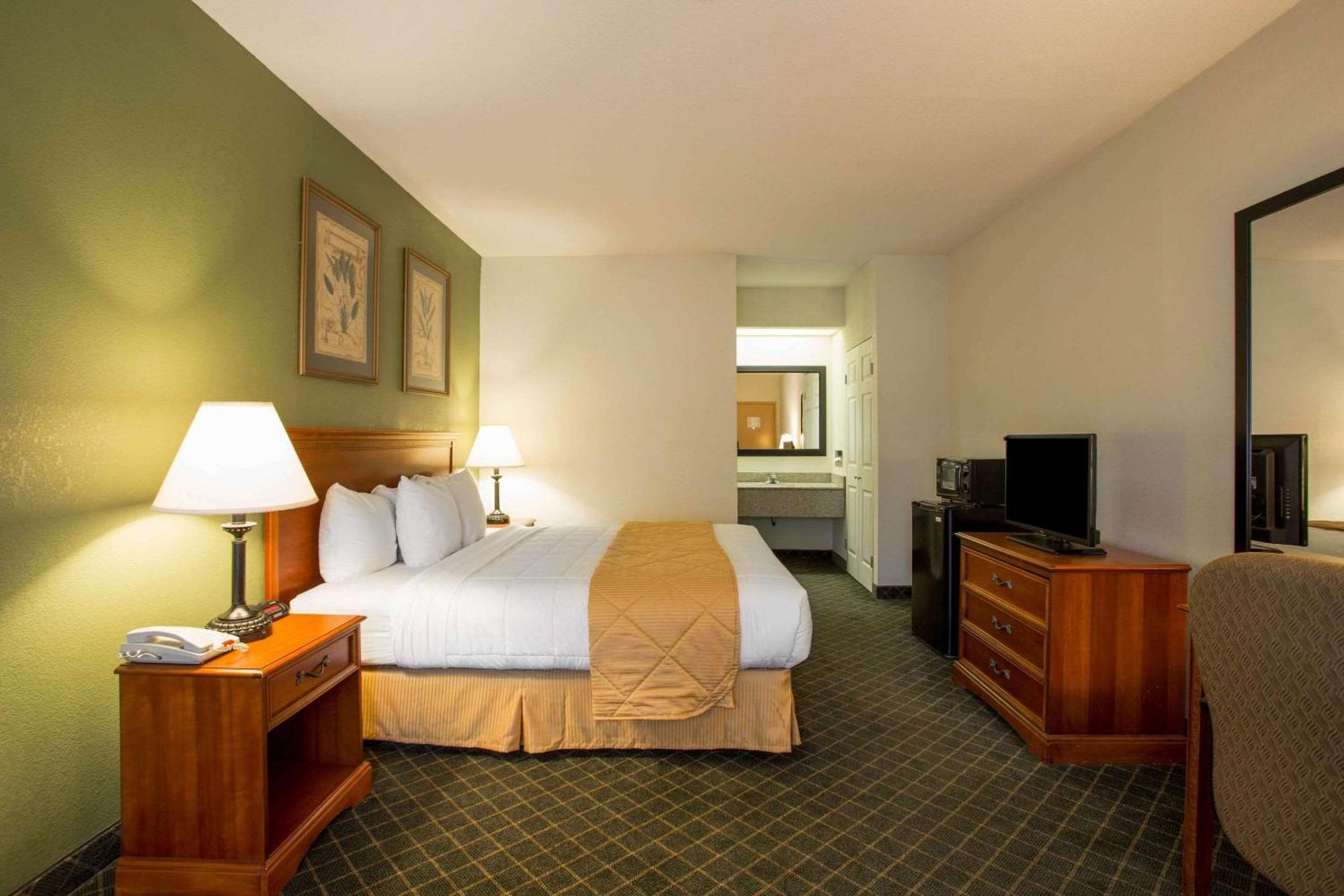 Clarion Inn & Suites Aiken South Zewnętrze zdjęcie